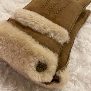Ugg gloves